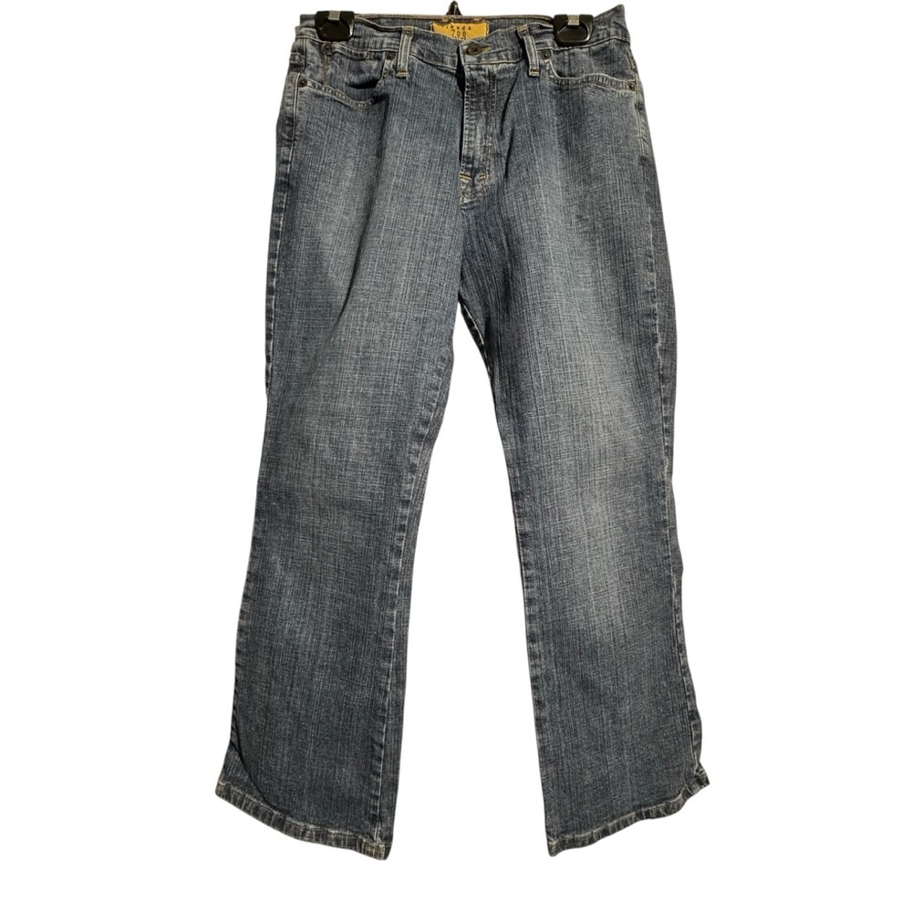 Ikeda Jeans Size 33 (fits smaller)– Medium Wash Straight Leg – Made in Canada